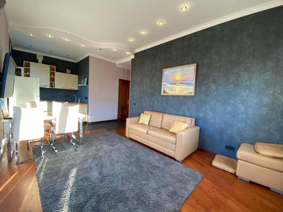 Amazing View Of Independence Square Apartment Kyiv Exterior photo