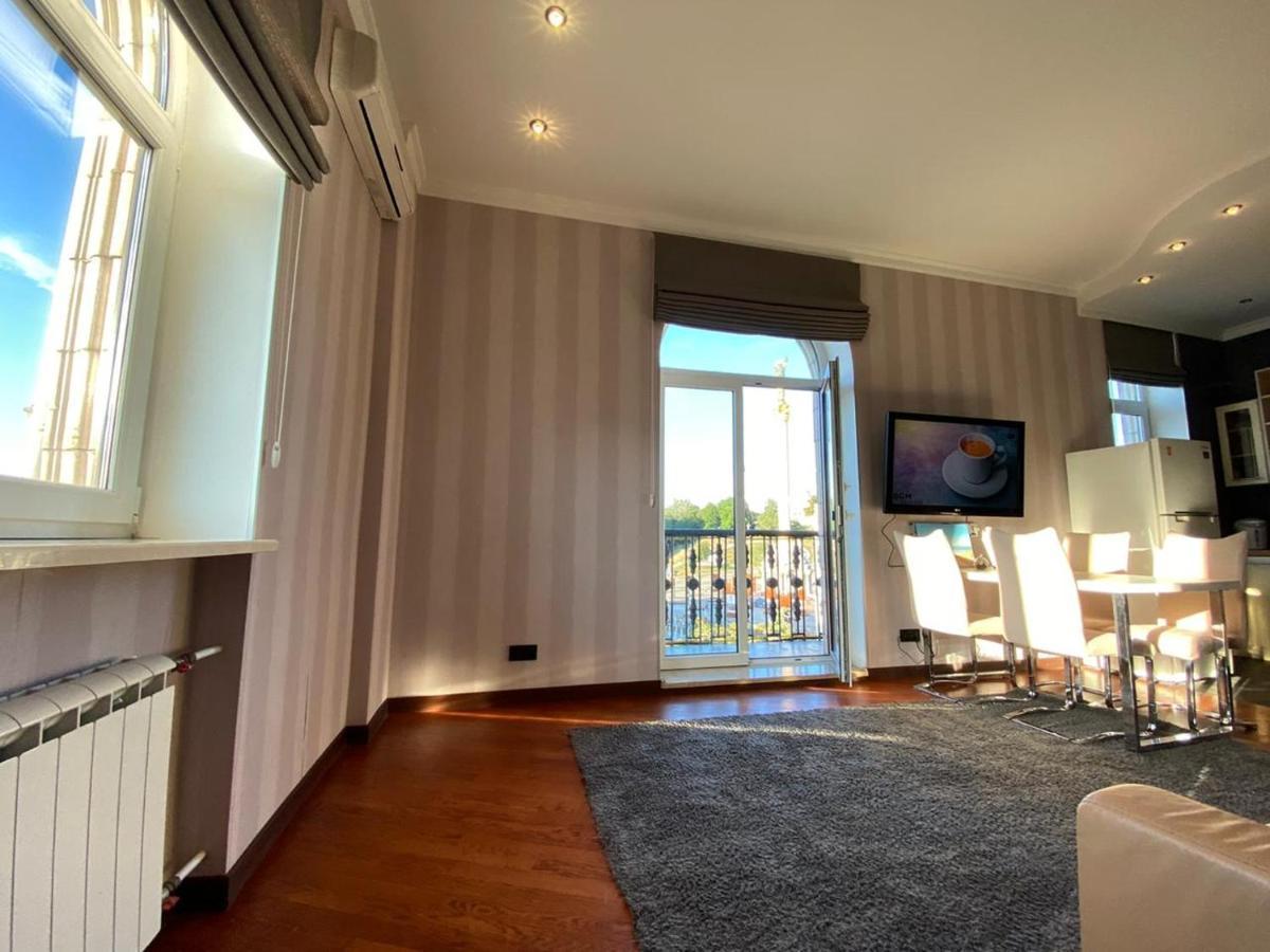 Amazing View Of Independence Square Apartment Kyiv Exterior photo